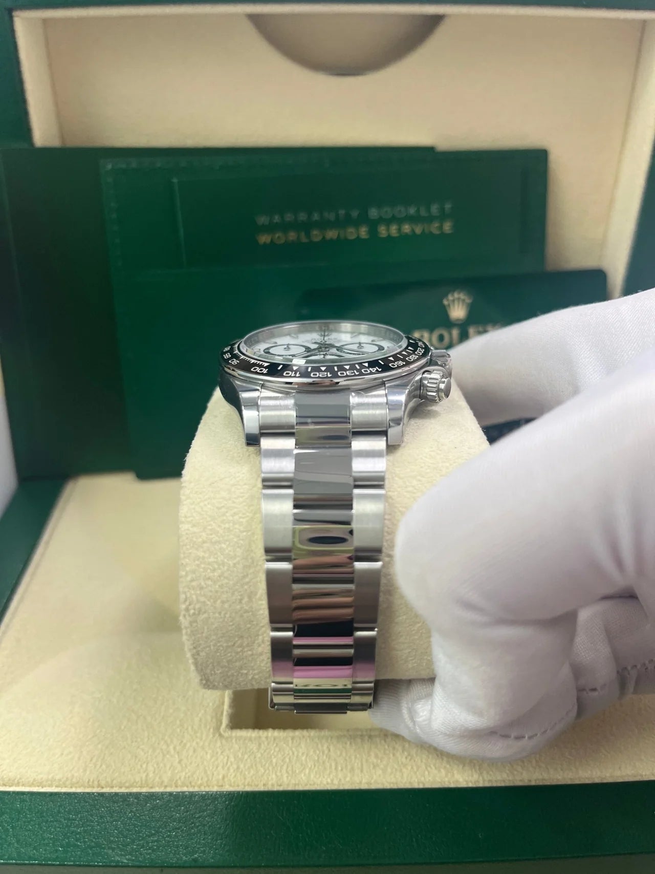 Rolex Cosmograph Daytona Black Cerachrom Bezel - White Index Dial Oyster Bracelet Replica